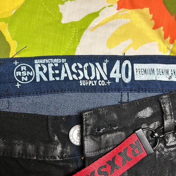 Men Reason +40 Supply Company - Picture 10 of 14